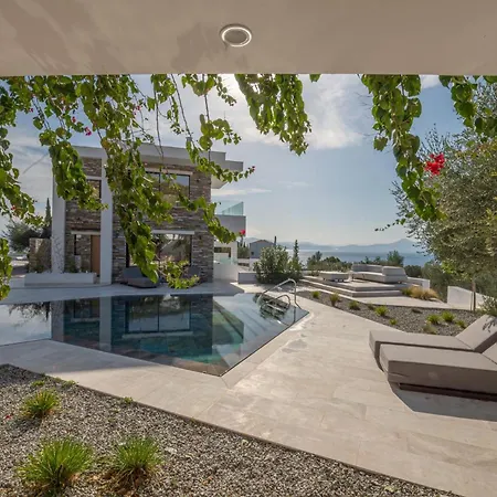 Villa Elia Cove Luxury Ii *