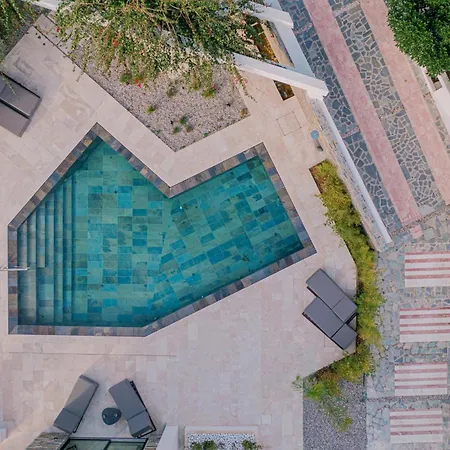 Elia Cove Luxury Ii