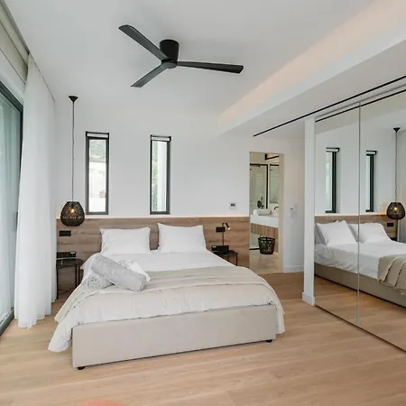 Elia Cove Luxury Ii Βίλα Λουτράκι