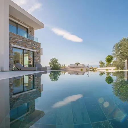 Elia Cove Luxury Ii *