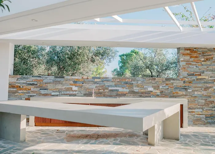 Elia Cove Luxury Ii Willa Loutráki