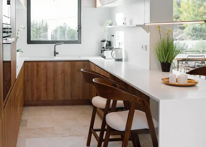 Elia Cove Luxury Ii *