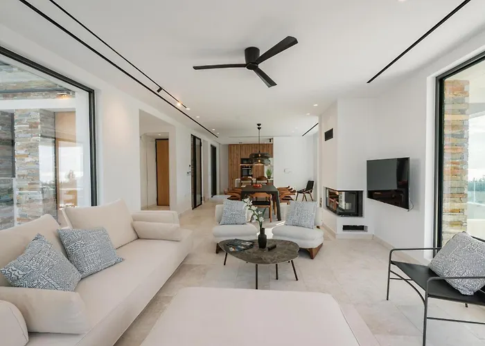 Willa Elia Cove Luxury Ii