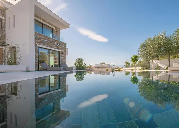 Elia Cove Luxury Ii *